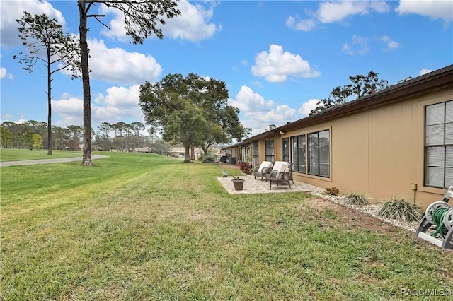 view of yard featuring a patio