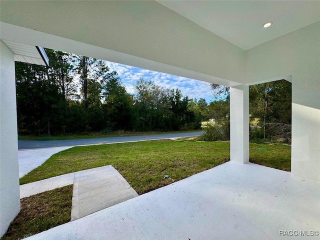 view of yard featuring a patio area