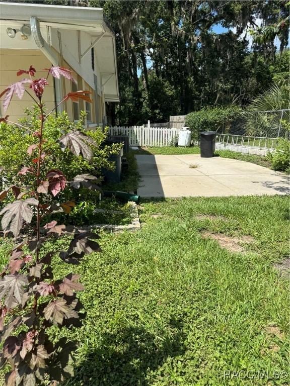 7265 S Eastlake Dr, Floral City, FL 34436 - photo 23
