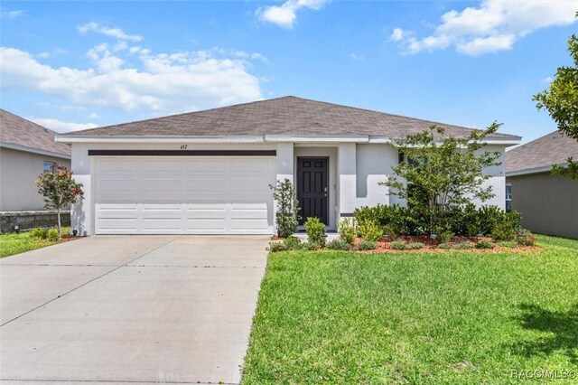 457 W Fairways View Dr, Beverly Hills, FL 34465 - ranch-style home featuring stucco siding, driveway, an attached garage, and a front yard