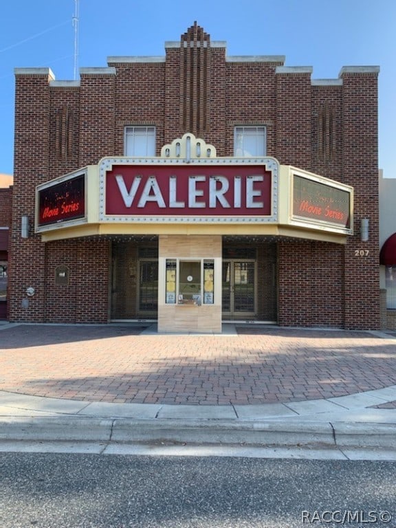 view of building exterior