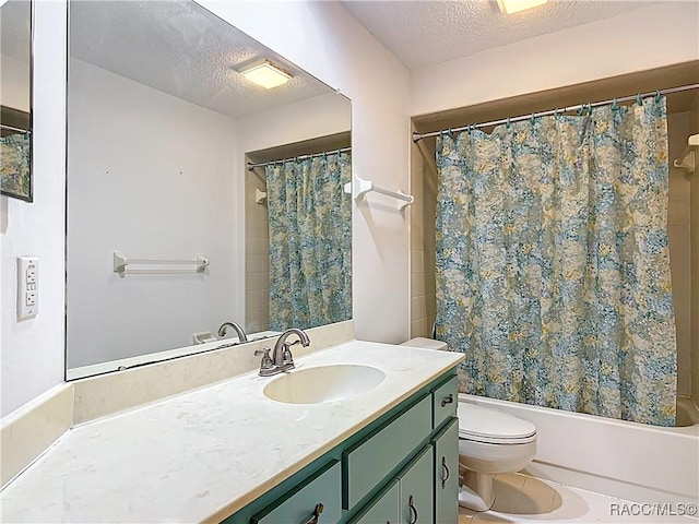 3328 S Whitechappel Pt, Inverness, FL 34452 - bathroom featuring a textured ceiling, vanity, and shower / tub combo