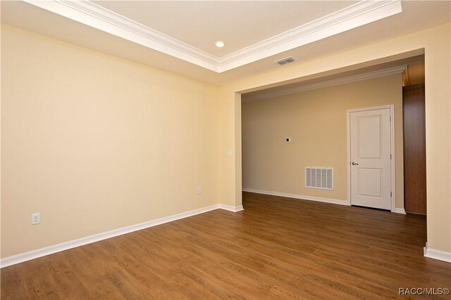 room details featuring sink, light hardwood / wood-style floors, and dishwasher