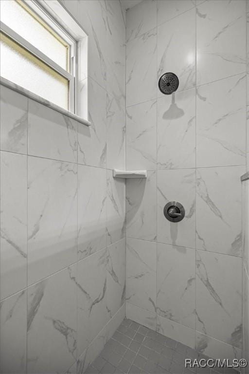 5352 W Corral Pl NW, Beverly Hills, FL 34465 - bathroom with a tile shower