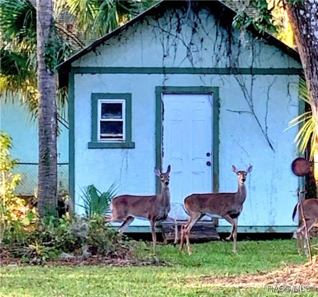 view of outbuilding