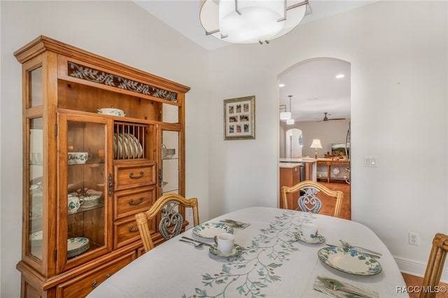 dining area with ceiling fan