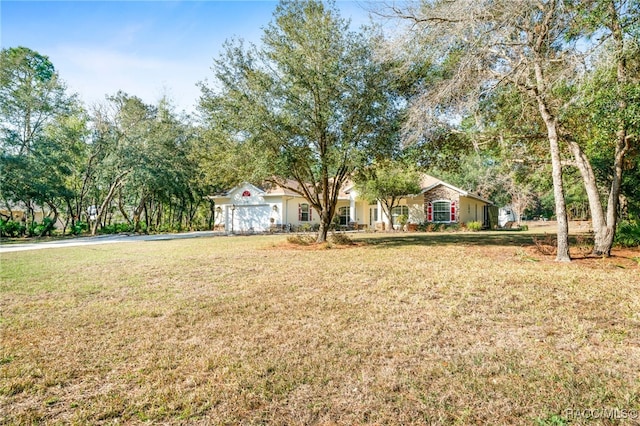 view of front of property with a front yard