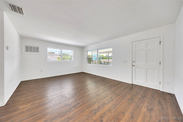 7 N Adams St, Beverly Hills, FL 34465 - unfurnished room featuring dark wood-style flooring