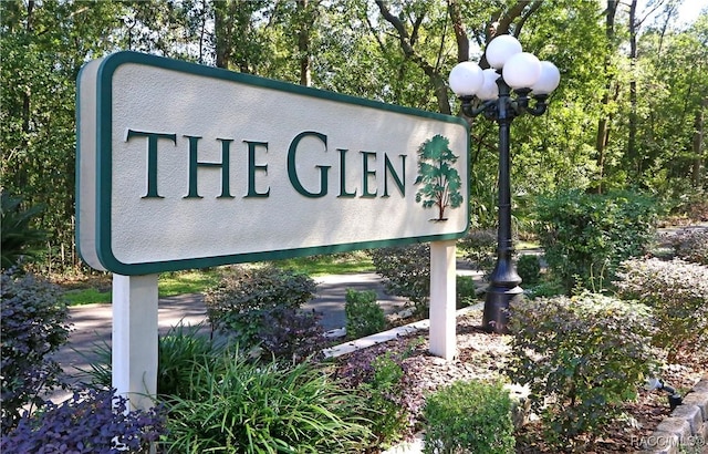 view of community / neighborhood sign