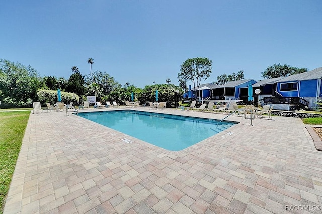 11938 W Blue Bayou Ct Unit 331, Crystal River, FL 34429 - community pool with a patio