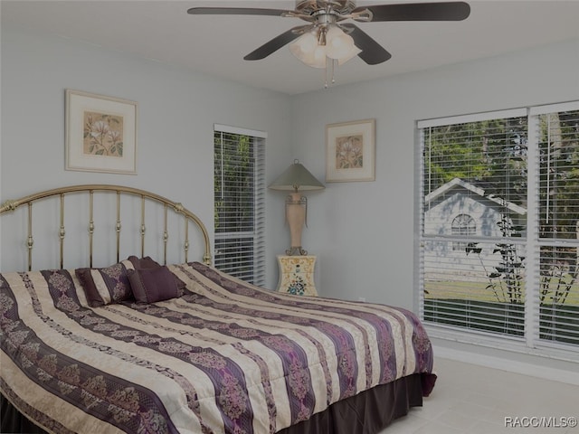 bedroom with ceiling fan