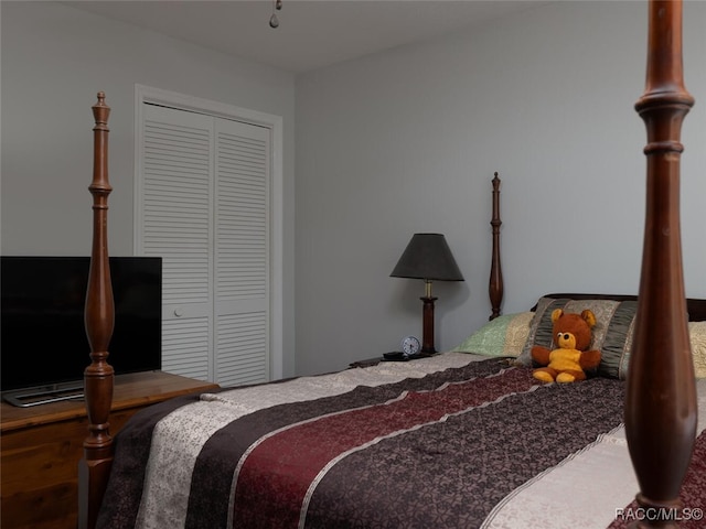 bedroom featuring a closet