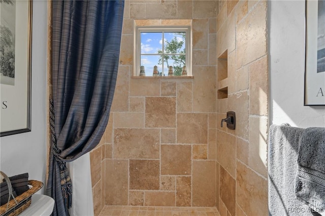 12380 SW 140th Loop, Dunnellon, FL 34432 - bathroom featuring tiled shower and toilet