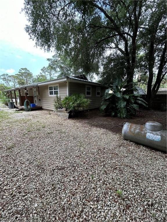18 56th St, Yankeetown, FL 34498 - view of side of home