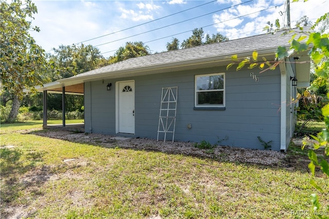 view of front of home featuring a front yard