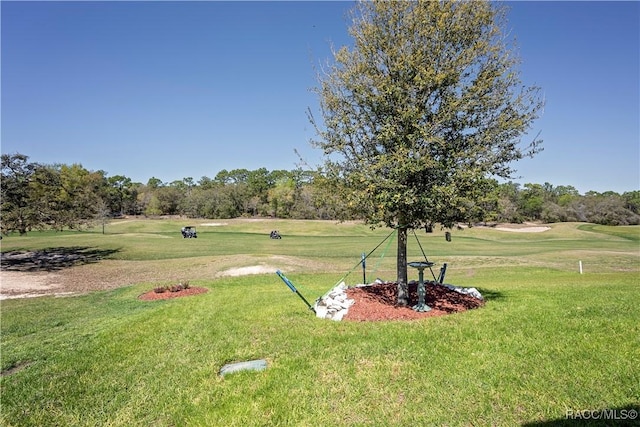 view of yard with golf course view