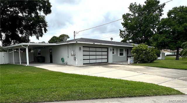 view of front of house featuring a carport and a front yard