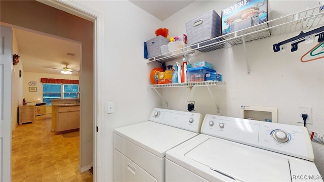 washroom with ceiling fan and washer and dryer