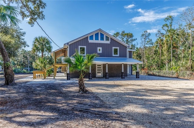 view of front of property