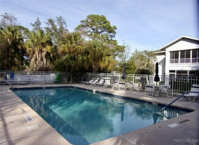 915 SE Mayo Dr, Crystal River, FL 34429 - community pool featuring a patio area