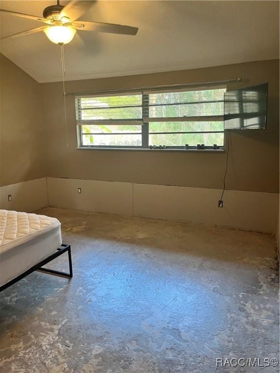 unfurnished bedroom with ceiling fan