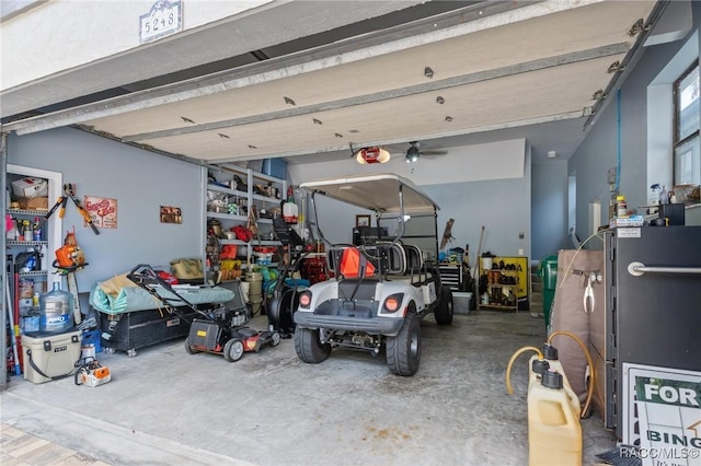 garage featuring ceiling fan