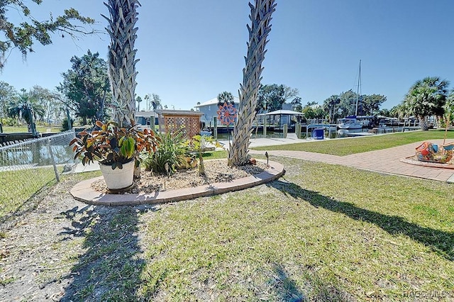 view of yard featuring a water view