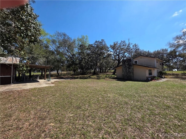 view of yard with a patio