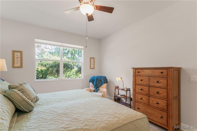 bedroom with ceiling fan