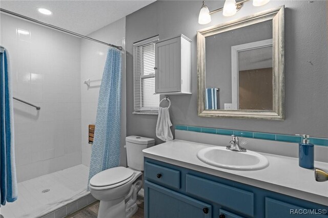 3224 E Davis Ln, Inverness, FL 34453 - full bathroom with vanity and tiled shower