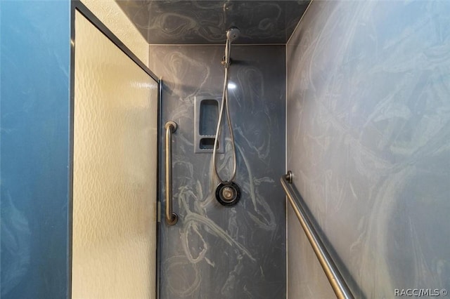 820 Inverie Dr, Inverness, FL 34453 - detailed view of a marble finish shower