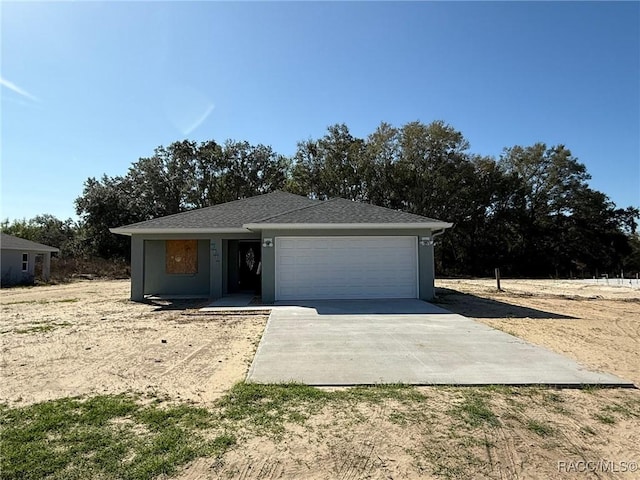 view of front facade with a garage