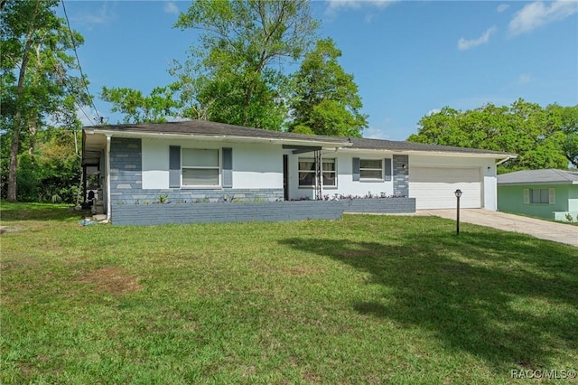833 Maple Ave, Inverness, FL 34452 - ranch-style house featuring an attached garage, a front yard, driveway, and stucco siding