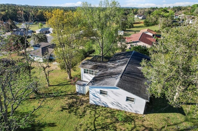 bird's eye view with a view of trees