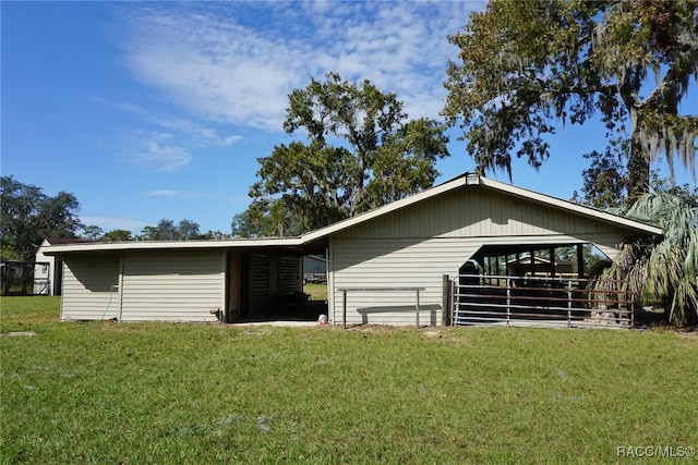 exterior space featuring a lawn