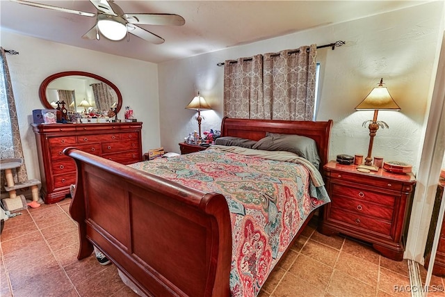 bedroom with ceiling fan