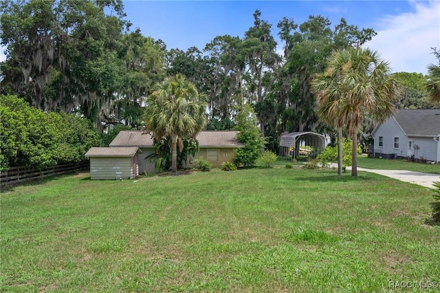 4015 E Parsons Point Rd, Hernando, FL 34442 - view of yard with a carport
