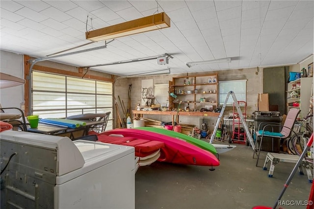 4015 E Parsons Point Rd, Hernando, FL 34442 - garage with washer / dryer