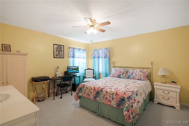 bedroom featuring carpet and ceiling fan