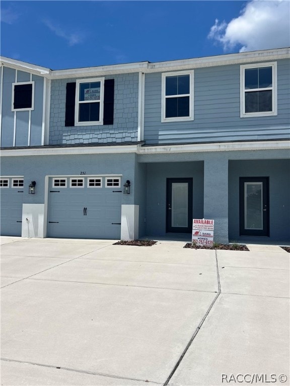 view of front facade with a garage