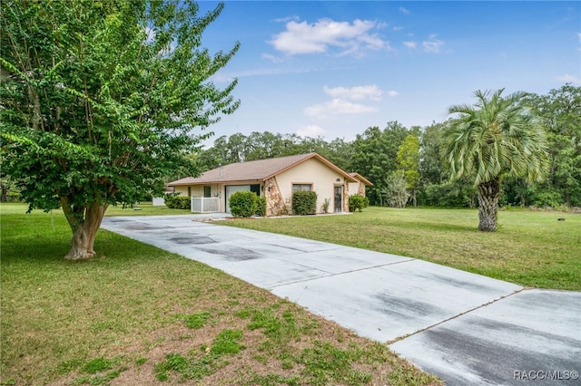 262 N Indianapolis Ave, Hernando, FL 34442 - single story home with concrete driveway and a front lawn