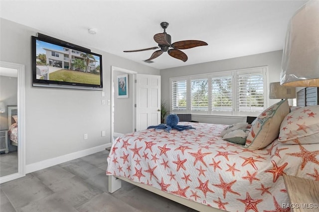 bedroom with ceiling fan