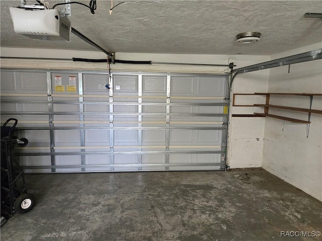215 S Jefferson St, Beverly Hills, FL 34465 - garage featuring a garage door opener