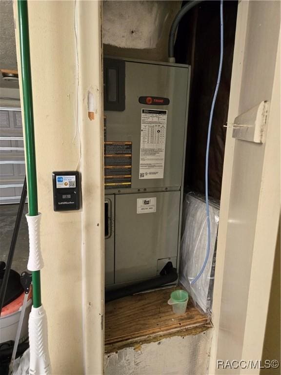 215 S Jefferson St, Beverly Hills, FL 34465 - utilities featuring heating unit
