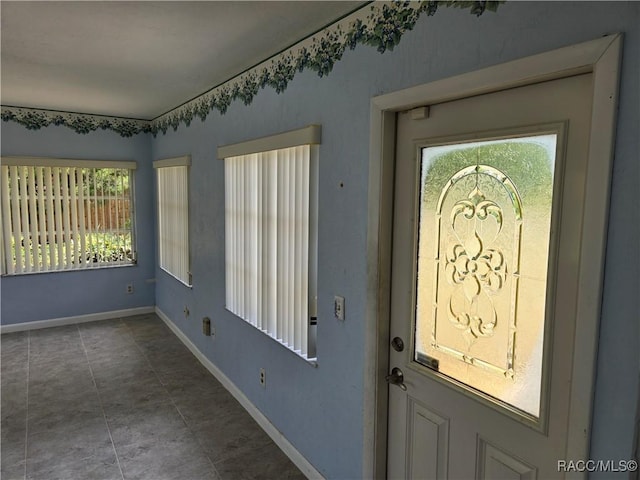 215 S Jefferson St, Beverly Hills, FL 34465 - entryway featuring baseboards