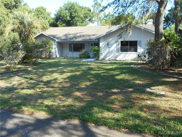4 Chinkapin Ct, Homosassa, FL 34446 - ranch-style house featuring a front yard