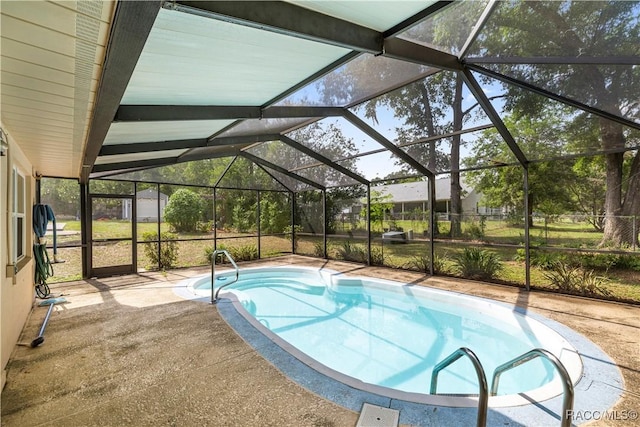522 Hiawatha Ave, Inverness, FL 34452 - swimming pool featuring glass enclosure and a patio