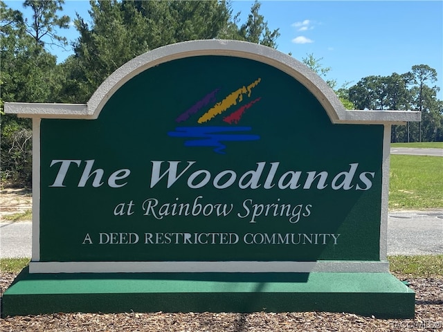 view of community / neighborhood sign