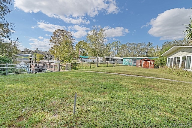 view of yard featuring a water view