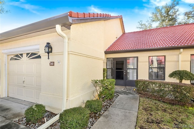 view of front of house with a garage